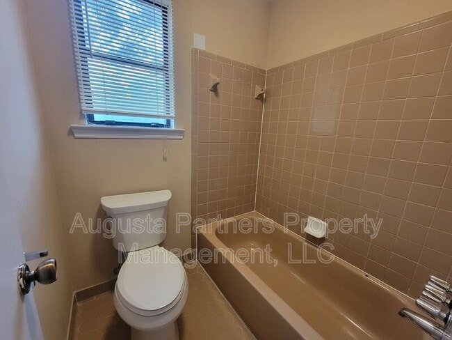 Building Photo - 117 Glenora Ct