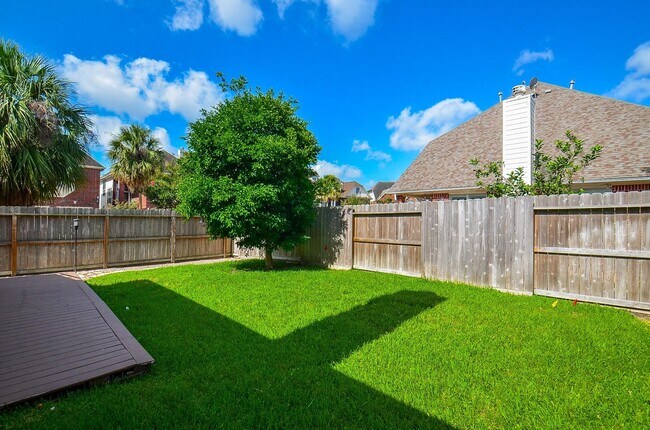 Building Photo - 3654 Royal Royce Dr