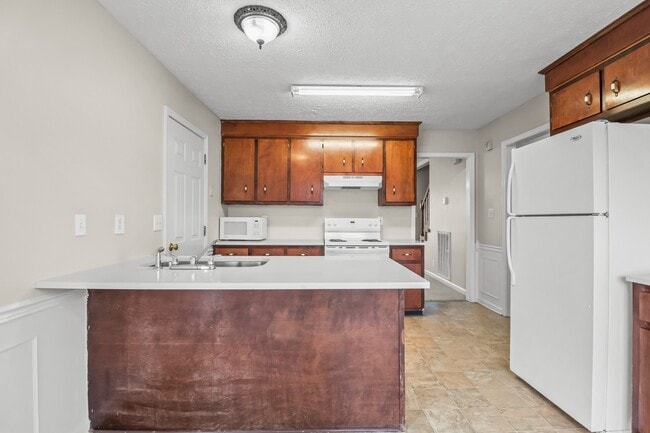 Building Photo - 3437 Kingfisher Dr