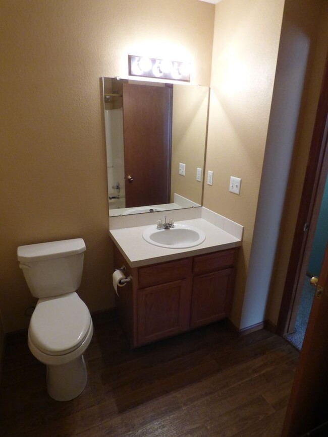 Building Photo - 3 Bedroom home in Loveland