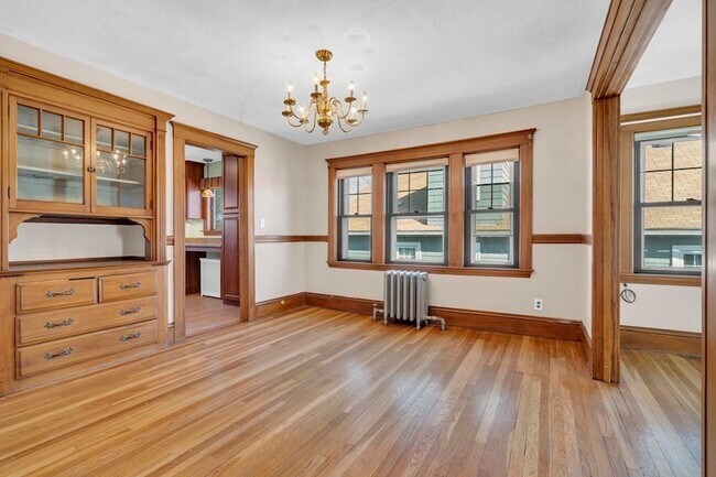 Building Photo - 11-13 Bridgham Avenue Unit 2