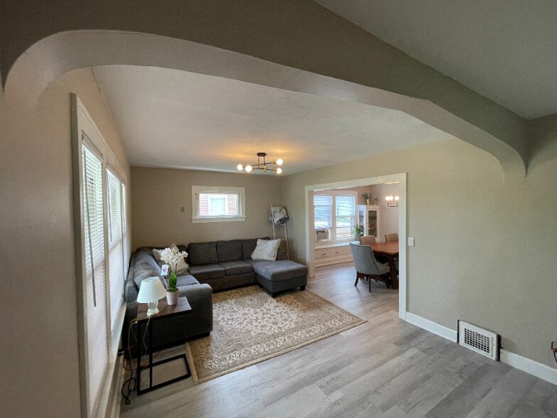 Building Photo - 3331 Grantwood Dr