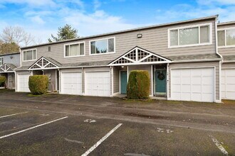 Building Photo - "Charming Auburn Townhouse: Cozy 2-Bed, 1.5-Bath Gem with 1025 Sq. Ft. of Modern Living!"