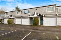 Building Photo - "Charming Auburn Townhouse: Cozy 2-Bed, 1.5-Bath Gem with 1025 Sq. Ft. of Modern Living!"