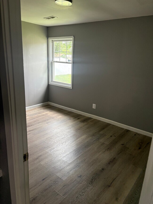 Building Photo - 909 S Terrace Dr