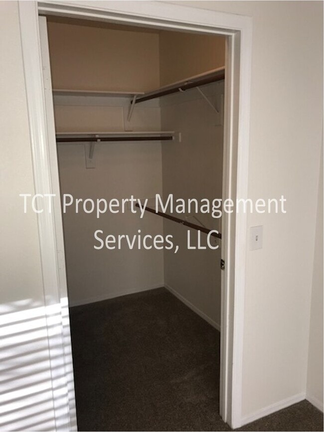 Building Photo - Two Bedroom Condo in Aventura!