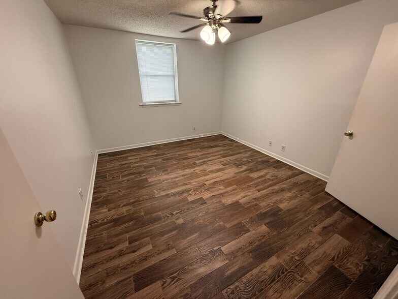 Building Photo - 2929 Selena Dr