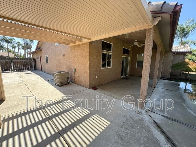 Building Photo - 1016 E Arlen Ave