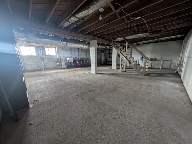 Building Photo - 909 Locust St