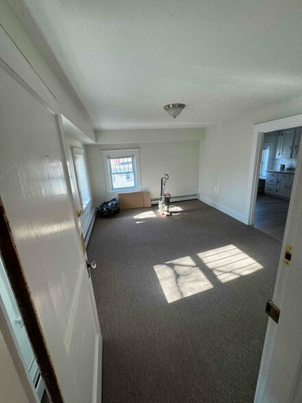 Building Photo - 17 Pickman St