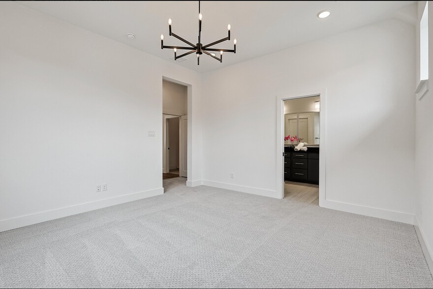 Master Bed Lvl2 - 7621 Hewitt