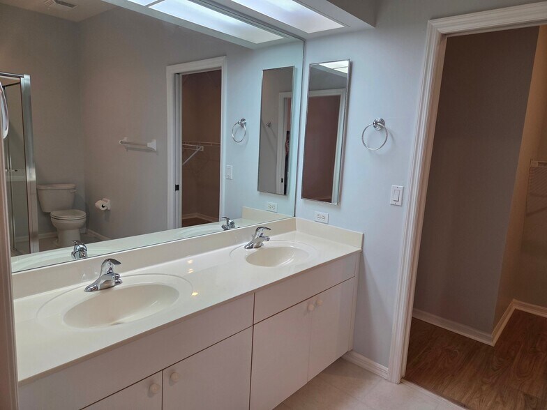 Building Photo - 14201 Patty Berg Dr