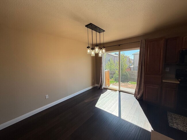 Building Photo - 3 Bed, 3 Bath Home in Forrest Meadows! – M...