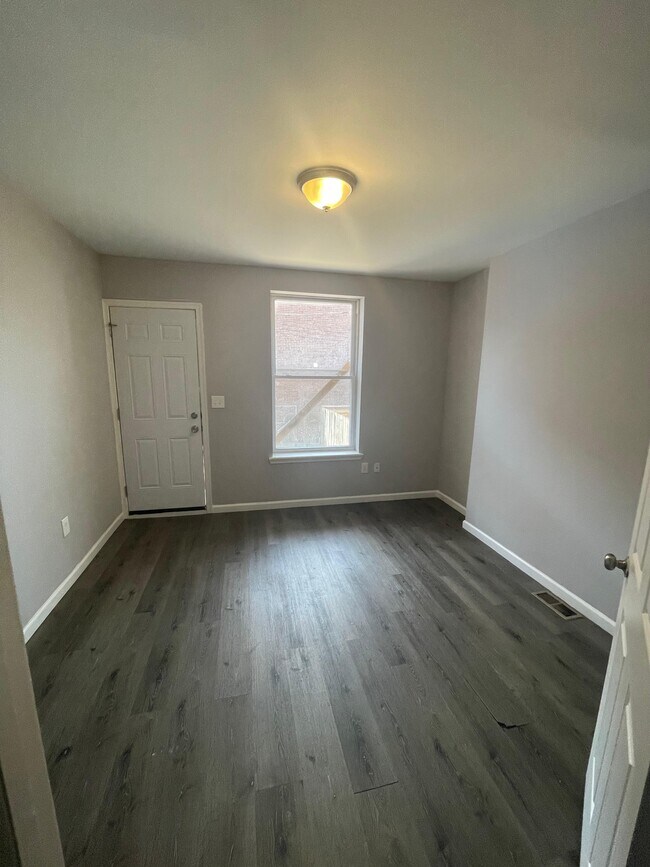 Building Photo - Madison