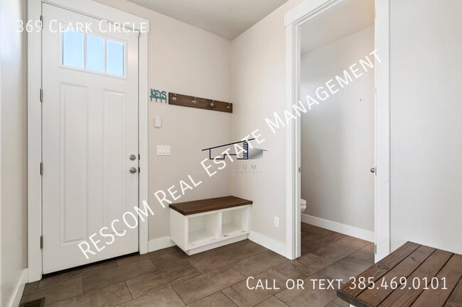 Building Photo - 369 Clark Cir