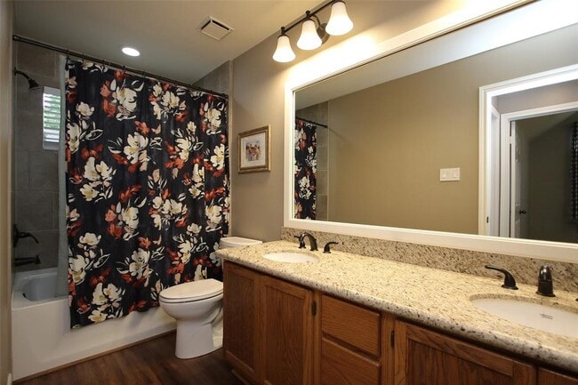 Building Photo - 6 Leaf Trace Ct