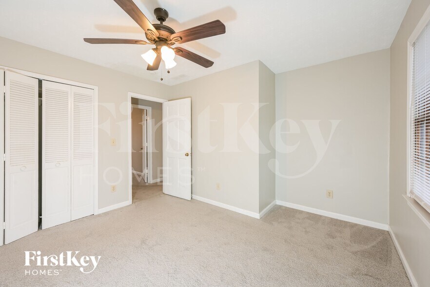 Building Photo - 1433 St Dunstans Rd