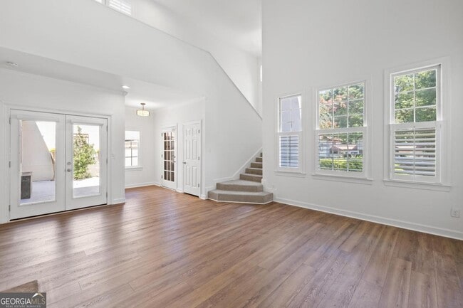 Building Photo - 1410 Club Dr