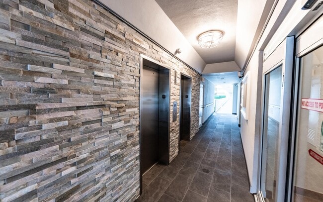 Building Photo - 3100 S Ocean Blvd