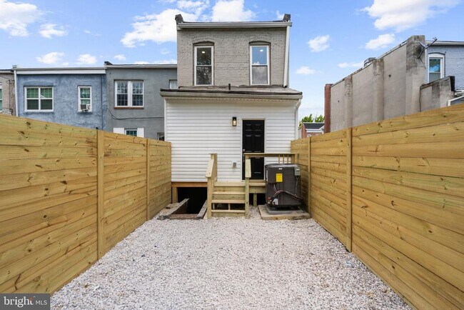 Building Photo - 711 McCabe Ave