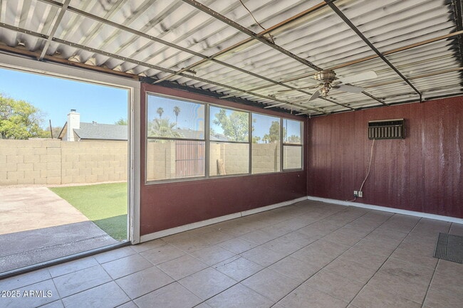 Building Photo - 3236 S Kenwood Ln