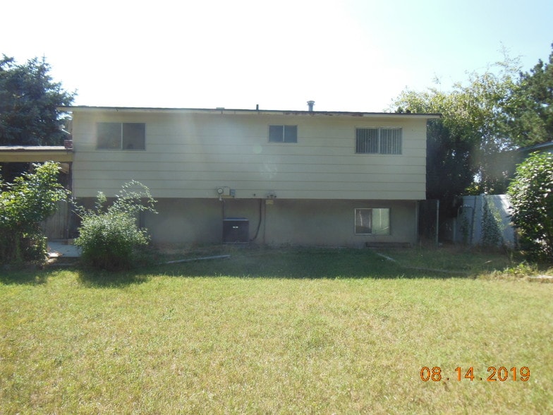 Back yard - 5013 Dyer Ln