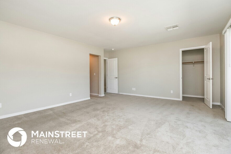 Building Photo - 2000 N 36th St