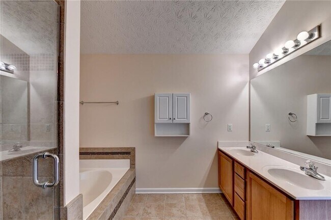 Building Photo - 3067 Kentmere Dr