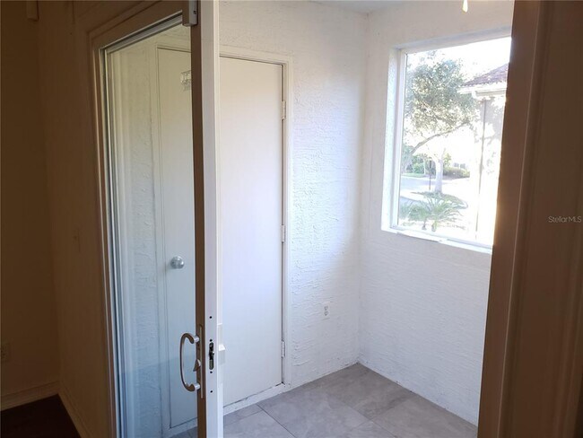 Building Photo - 15215 Amberly Dr