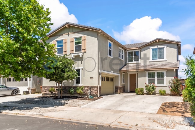 Building Photo - 979 Princess Wy