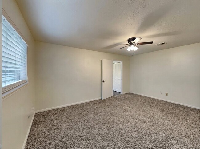 Building Photo - 18715 Faustina Way