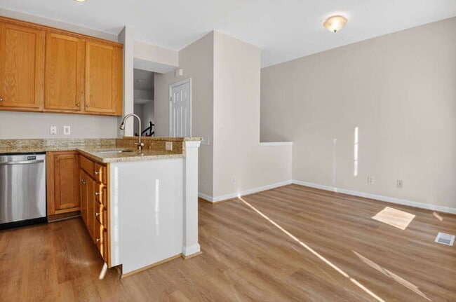 Building Photo - 5023 Village Fountain Pl