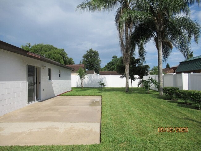 Building Photo - Cozy 3 Bedroom Port Orange Home with Fence...