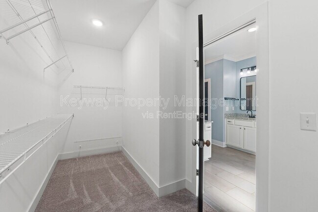 Building Photo - 2217 Laurens St