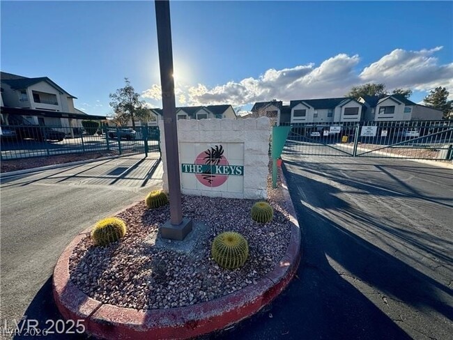 Building Photo - 5151 S Lindell Rd