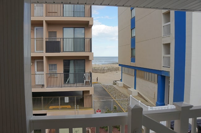 Building Photo - 5 51st St