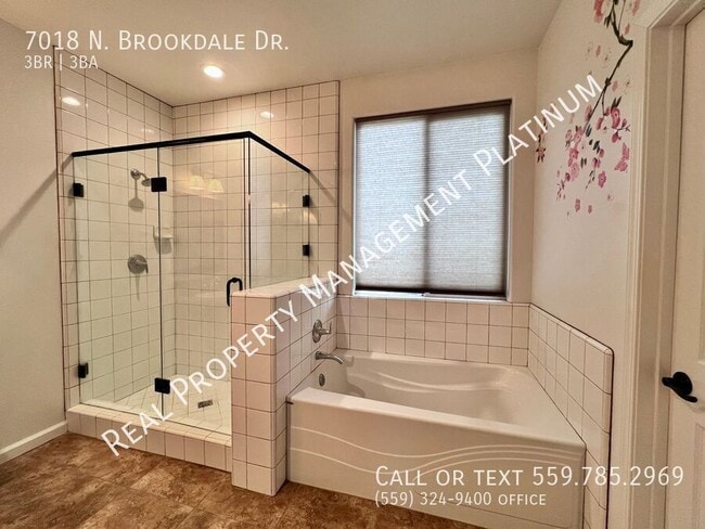 Building Photo - 7018 N Brookdale Dr