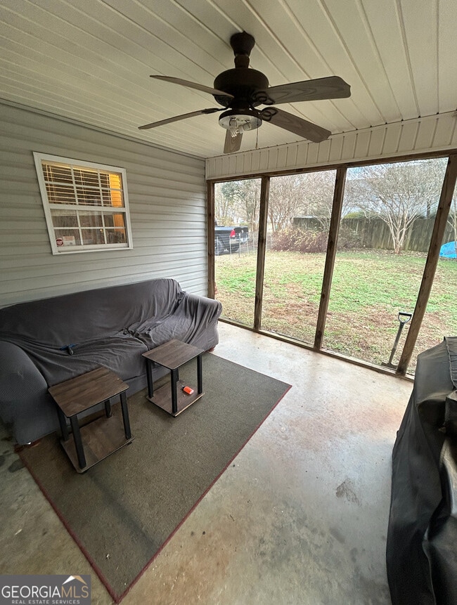 Building Photo - 146 Oak Meadows Dr