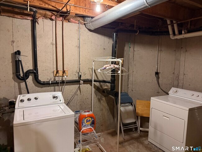 Building Photo - 30 Folkstone Rd