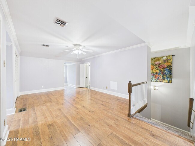 Building Photo - 523 Esplanade Dr