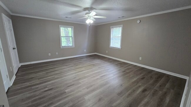 Building Photo - 258 Lombardy Pl