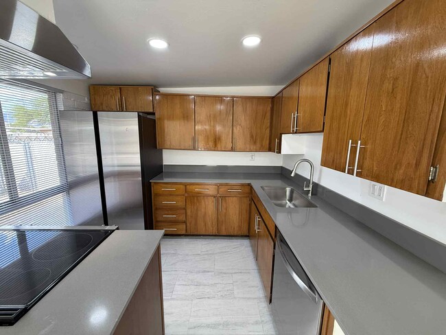 Building Photo - 8133 E 6th St