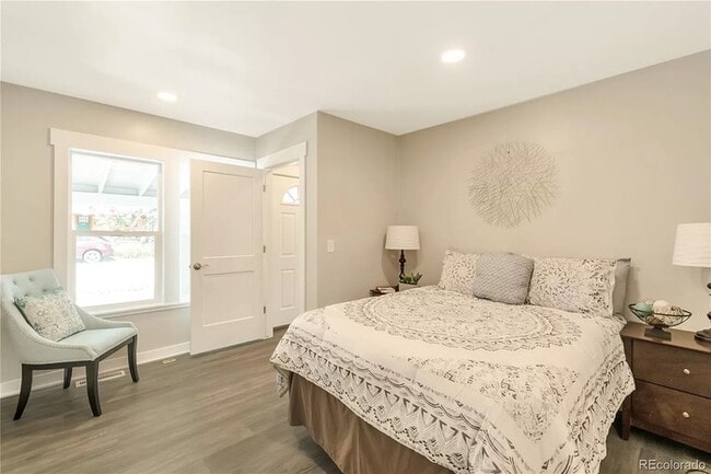 Building Photo - 2868 Benton St