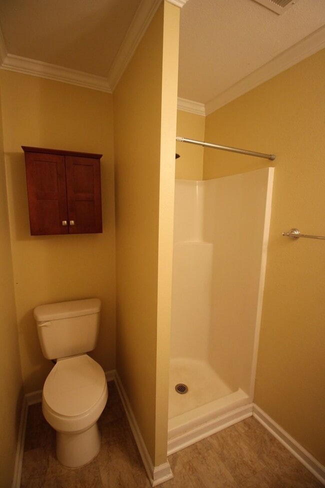 Building Photo - West AVL - Great apartment close to all th...