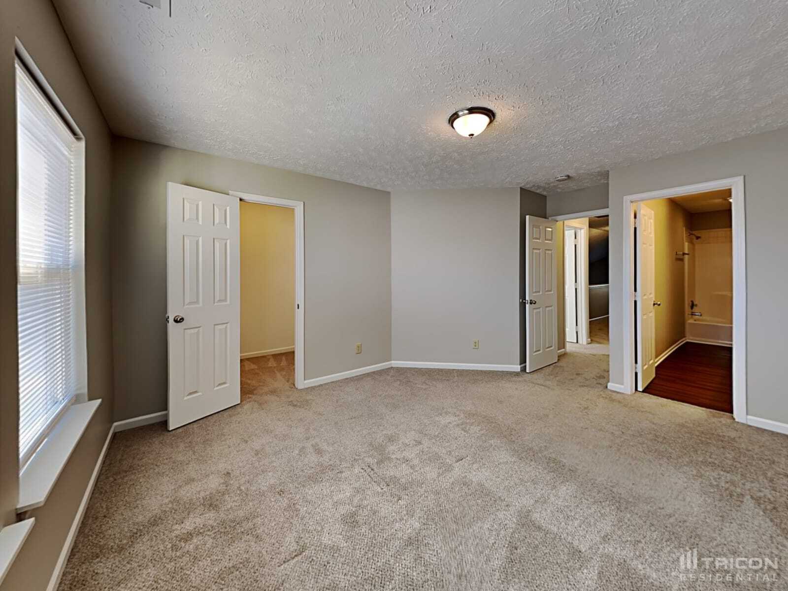 Building Photo - 4452 Redcliff N Ln