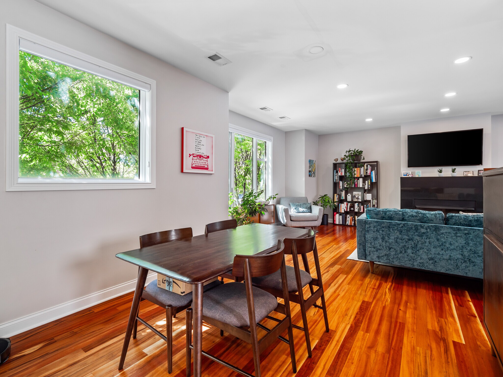 Building Photo - 1471 Lindazzo Ave