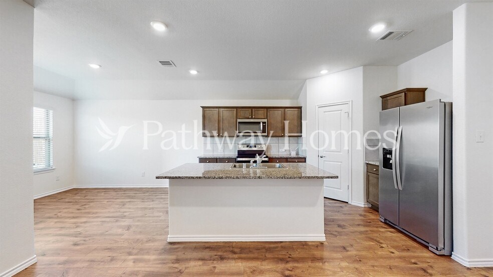 Building Photo - 957 English Dr
