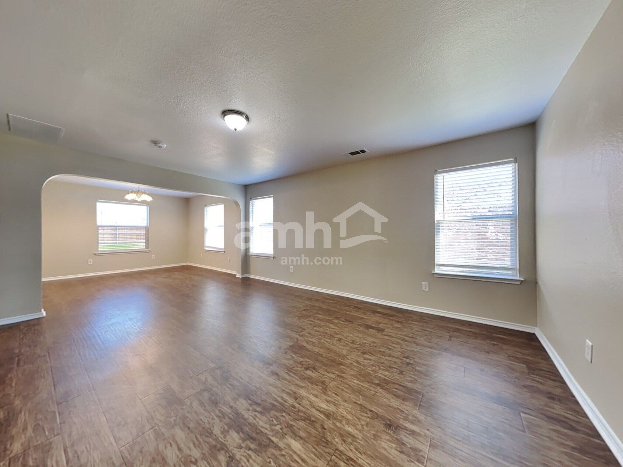Building Photo - 111 Maned Dr