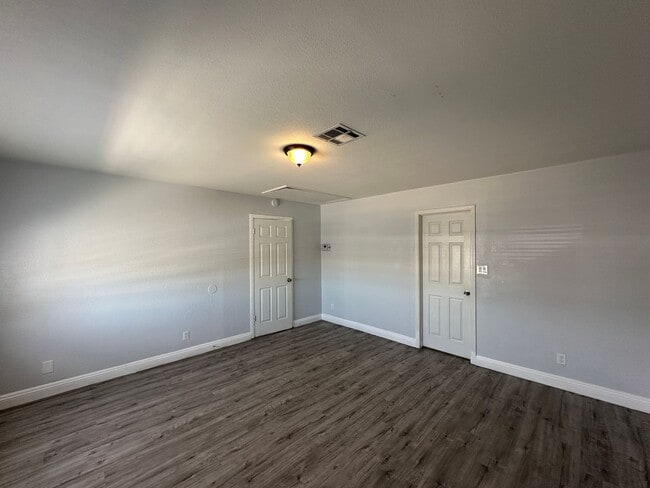 Building Photo - Terra Linda