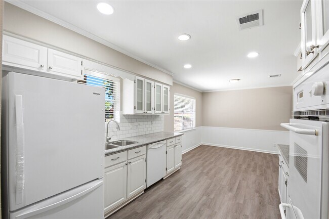 Building Photo - 6215 Autumn Arbor Dr